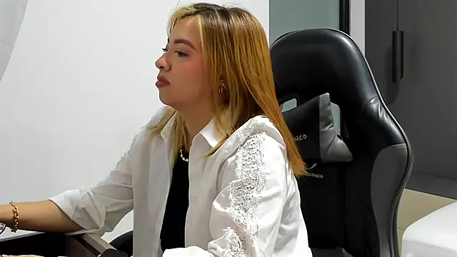 alma fenix online show from 20, 2, 2026