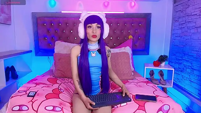 EmmaWilder online show from 4, 11, 2025