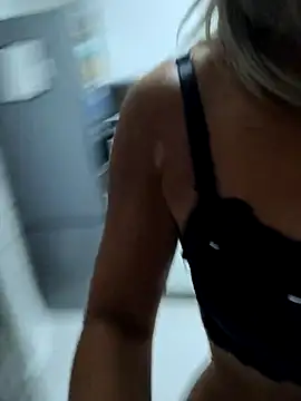 Snapshot of porcedda38 chatting on 15, 9, 2025 porcedda38 online show from 15, 9, 2025