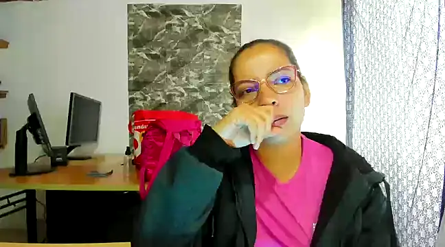 Snapshot of MISSLAUR4 chatting on 30, 12, 2024 MISSLAUR4 online show from 30, 12, 2024