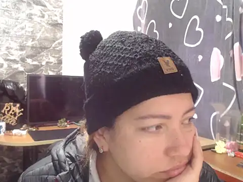 Snapshot of MISSLAUR4 chatting on 30, 9, 2025 MISSLAUR4 online show from 30, 9, 2025