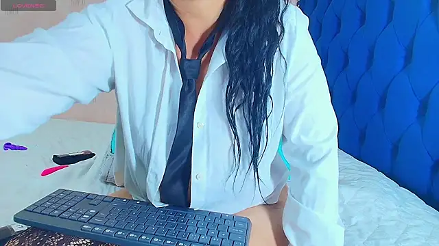 hotlatinateacher online show from 18, 2, 2025
