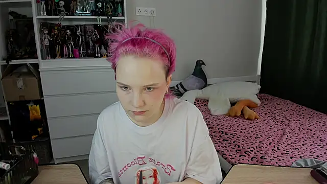 School Love online show from 1, 3, 2026