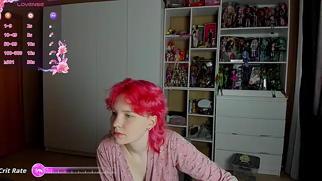 Snapshot of School_Love chatting on 7, 5, 2026 School Love online show from 7, 5, 2026