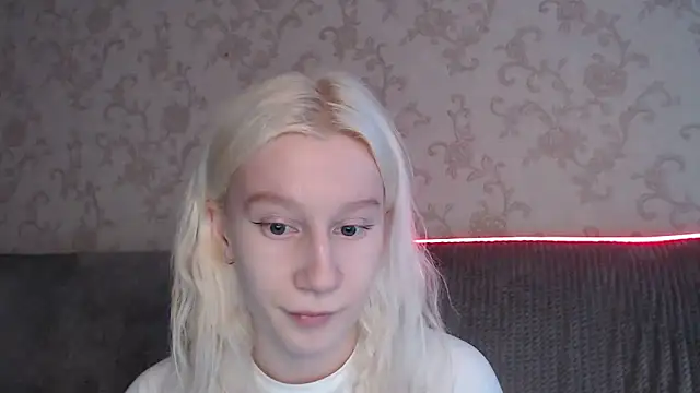 Snapshot of EnigmaSee chatting on 8, 6, 2026 EnigmaSee online show from 8, 6, 2026