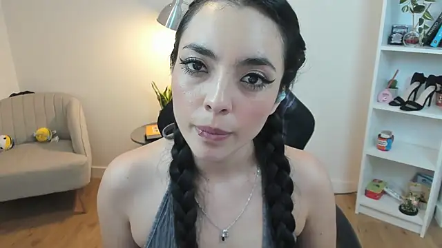  BellaEvans  online show from 5, 3, 2025