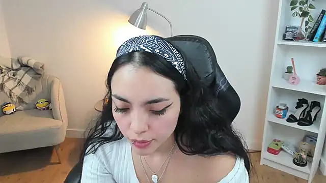  BellaEvans  online show from 18, 3, 2025