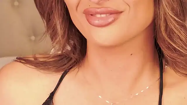 Snapshot of xprettysmilex chatting on 2, 1, 2025 xprettysmilex online show from 2, 1, 2025