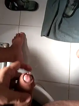 Snapshot of lobomisterioso13 chatting on 14, 11, 2025 lobomisterioso13 online show from 14, 11, 2025