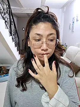 Mia Ruiz online show from 13, 9, 2025