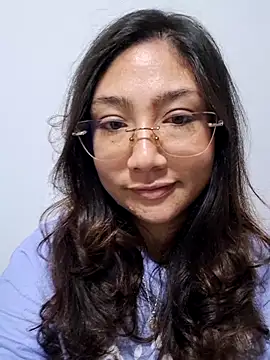 Mia Ruiz online show from 2, 11, 2025