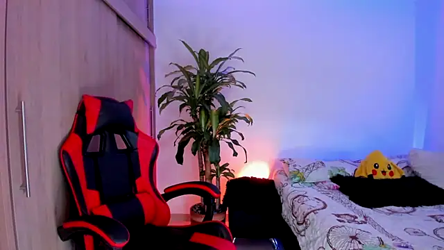 Snapshot of aldrinwhite chatting on 7, 3, 2026 aldrinwhite online show from 7, 3, 2026