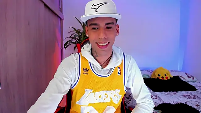 Snapshot of aldrinwhite chatting on 9, 3, 2026 aldrinwhite online show from 9, 3, 2026