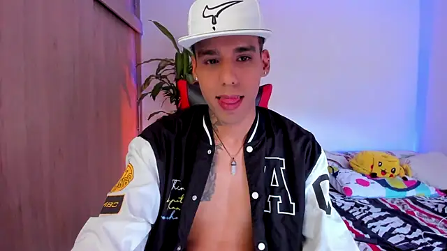 Snapshot of aldrinwhite chatting on 2, 4, 2026 aldrinwhite online show from 2, 4, 2026