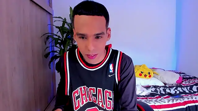 Snapshot of aldrinwhite chatting on 29, 4, 2026 aldrinwhite online show from 29, 4, 2026