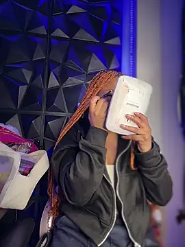 Melany Williams online show from 1, 12, 2025