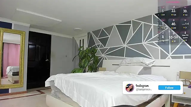 charolbruce 1 online show from 8, 10, 2025