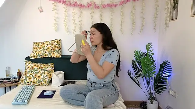 MadameDeFeu online show from 8, 4, 2026