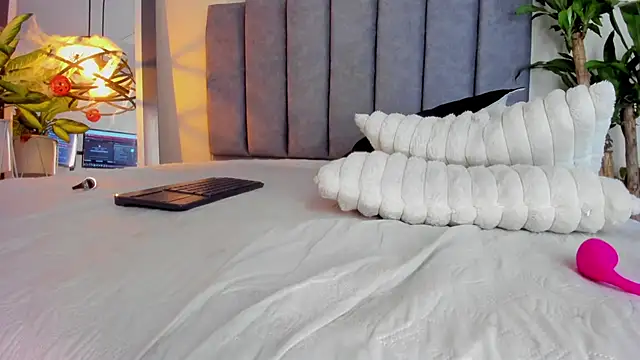 gabriela  gomez online show from 26, 10, 2025