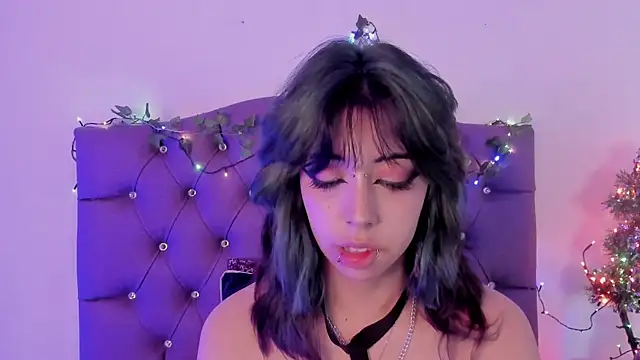 Snapshot of Nyx_nayla chatting on 20, 12, 2024 Nyx nayla online show from 20, 12, 2024