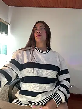 Snapshot of emmily_d chatting on 1, 3, 2026 emmily d online show from 1, 3, 2026