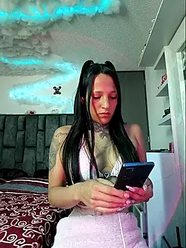 Snapshot of Nicole420squirt chatting on 11, 10, 2025 Nicole420squirt online show from 11, 10, 2025