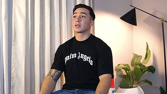 Snapshot of Ryan_Hunt chatting on 24, 10, 2025 Ryan Hunt online show from 24, 10, 2025