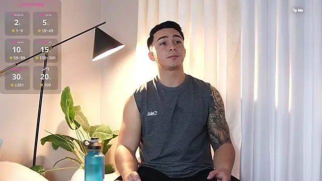 Snapshot of Ryan_Hunt chatting on 29, 10, 2025 Ryan Hunt online show from 29, 10, 2025