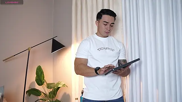 Snapshot of Ryan_Hunt chatting on 31, 10, 2025 Ryan Hunt online show from 31, 10, 2025