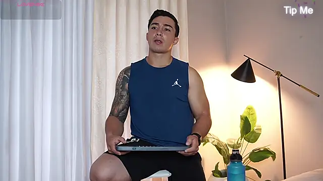 Snapshot of Ryan_Hunt chatting on 10, 11, 2025 Ryan Hunt online show from 10, 11, 2025