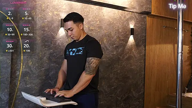 Snapshot of Ryan_Hunt chatting on 29, 11, 2025 Ryan Hunt online show from 29, 11, 2025