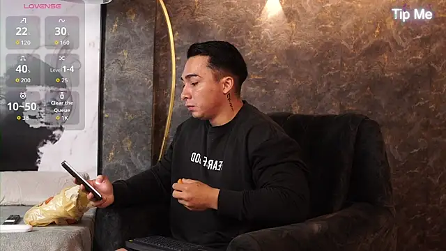 Snapshot of Ryan_Hunt chatting on 3, 12, 2025 Ryan Hunt online show from 3, 12, 2025