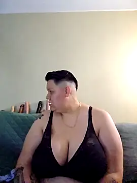 Snapshot of DevilDahm chatting on 6, 5, 2026 DevilDahm online show from 6, 5, 2026
