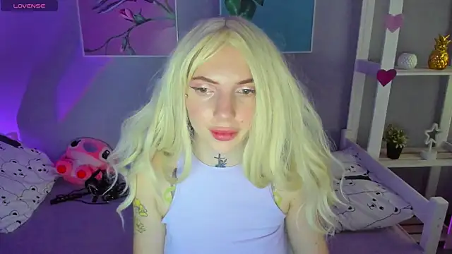 Snapshot of AnneTenet chatting on 14, 12, 2024 AnneTenet online show from 14, 12, 2024