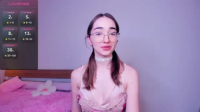 PollyBeev online show from 28, 2, 2025