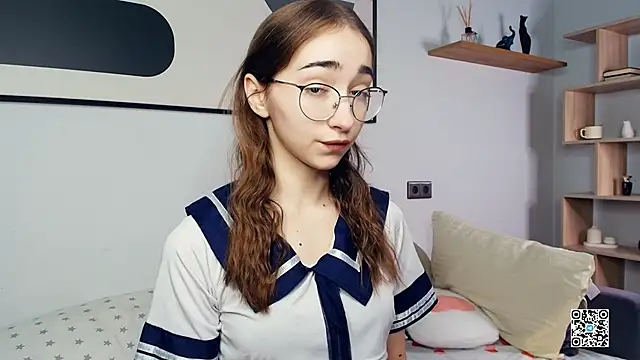 PollyBeev online show from 11, 10, 2025