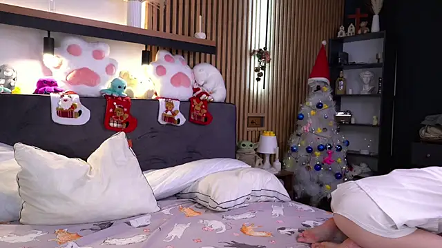 PollyBeev online show from 28, 11, 2025