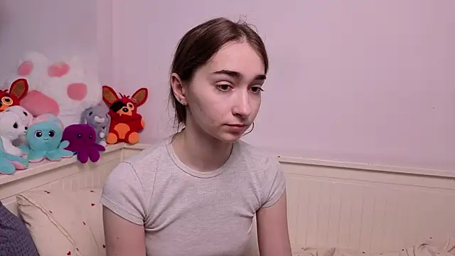 PollyBeev online show from 10, 7, 2026
