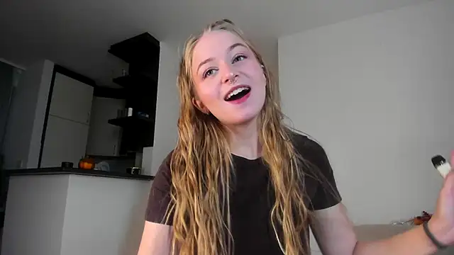 MiaMews online show from 27, 10, 2025