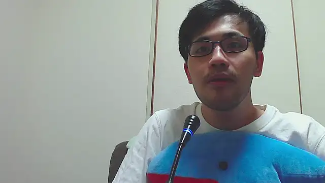 Snapshot of ryusei18570 chatting on 10, 9, 2025 ryusei18570 online show from 10, 9, 2025