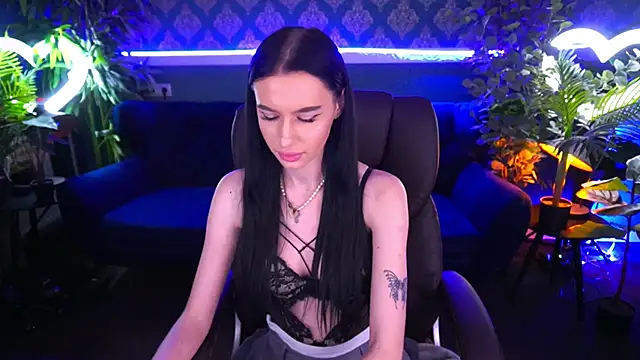 Snapshot of Snow_WhiteeeX chatting on 11, 1, 2025 Snow WhiteeeX online show from 11, 1, 2025