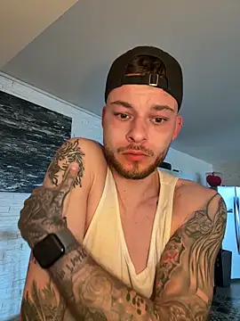 hottwoboys online show from 13, 4, 2026