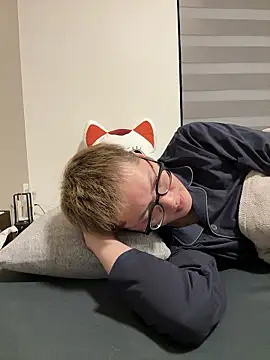 Snapshot of kensnb chatting on 9, 4, 2026 kensnb online show from 9, 4, 2026