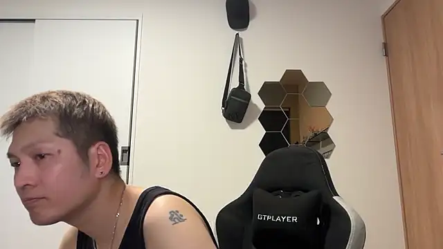 Snapshot of kensnb chatting on 15, 4, 2026 kensnb online show from 15, 4, 2026