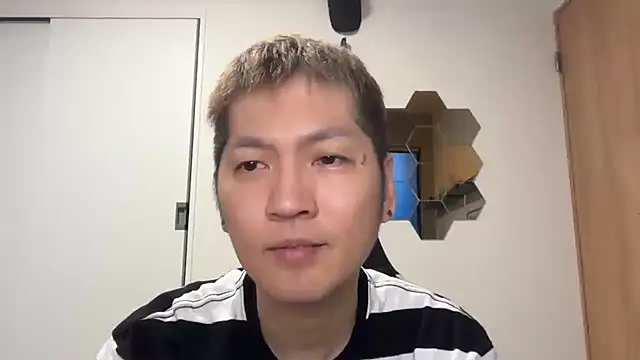 Snapshot of kensnb chatting on 15, 4, 2026 kensnb online show from 15, 4, 2026