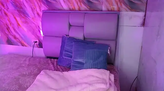 Freyja 01 online show from 9, 3, 2025