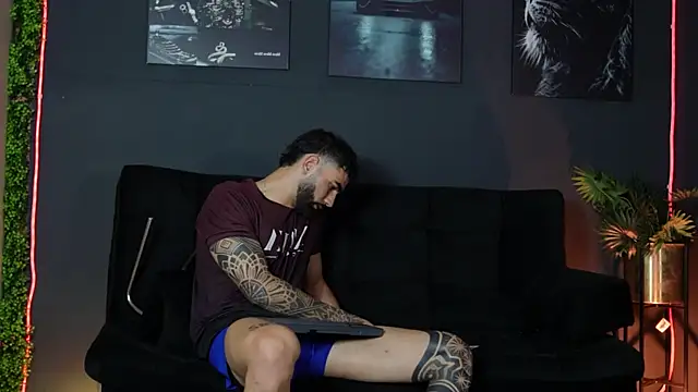 Austin bolt online show from 3, 12, 2025