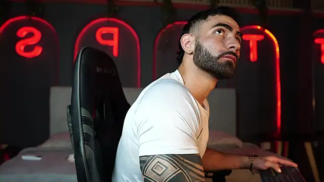 Snapshot of Austin_bolt chatting on 4, 2, 2026 Austin bolt online show from 4, 2, 2026