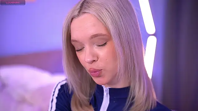  AlinaBailey online show from 13, 4, 2026