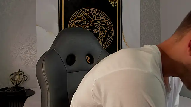 Desmon Clark online show from 24, 2, 2025